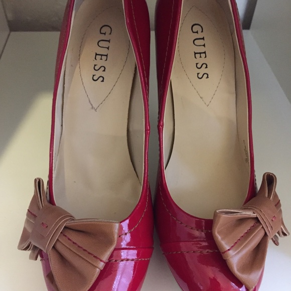 Guess Red Patent Heels with Leather Bow Size 6 - Picture 2 of 4